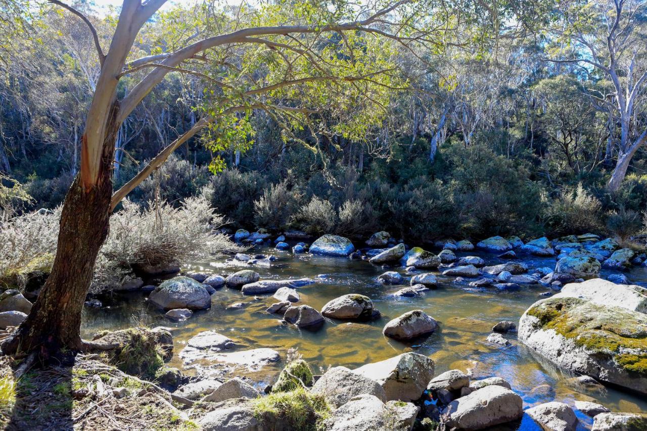 Big Yard Escapes - Two Off-Grid Tiny Houses On The Mowamba River Jindabyne Εξωτερικό φωτογραφία