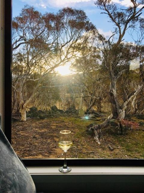 Big Yard Escapes - Two Off-Grid Tiny Houses On The Mowamba River Jindabyne Εξωτερικό φωτογραφία