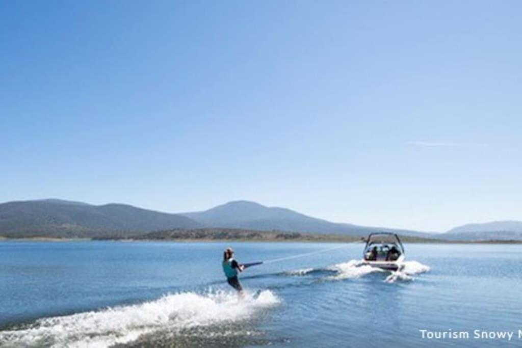 Big Yard Escapes - Two Off-Grid Tiny Houses On The Mowamba River Jindabyne Εξωτερικό φωτογραφία