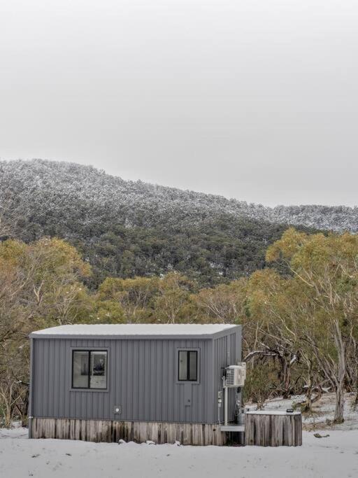 Big Yard Escapes - Two Off-Grid Tiny Houses On The Mowamba River Jindabyne Εξωτερικό φωτογραφία