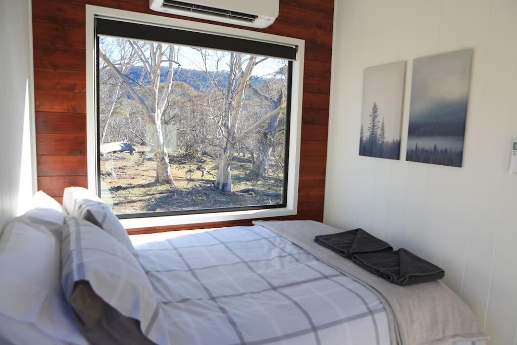 Big Yard Escapes - Two Off-Grid Tiny Houses On The Mowamba River Jindabyne Εξωτερικό φωτογραφία