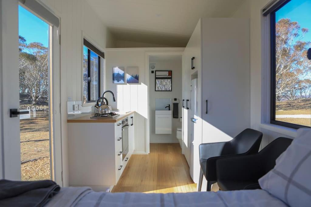 Big Yard Escapes - Two Off-Grid Tiny Houses On The Mowamba River Jindabyne Εξωτερικό φωτογραφία