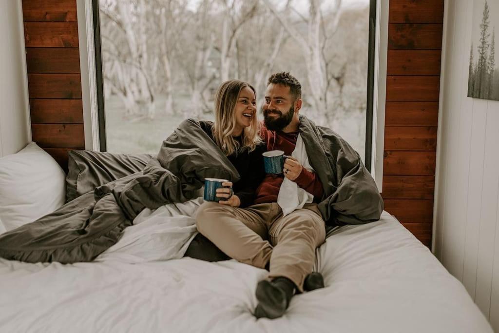 Big Yard Escapes - Two Off-Grid Tiny Houses On The Mowamba River Jindabyne Εξωτερικό φωτογραφία
