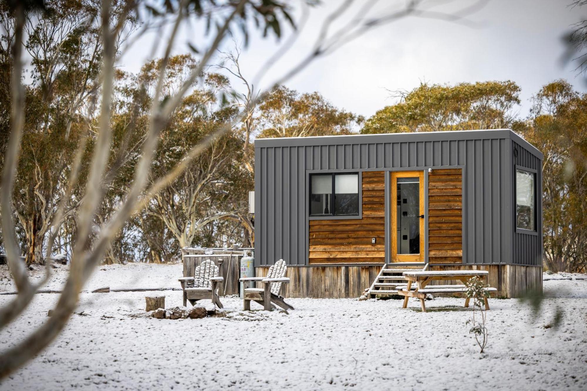 Big Yard Escapes - Two Off-Grid Tiny Houses On The Mowamba River Jindabyne Εξωτερικό φωτογραφία